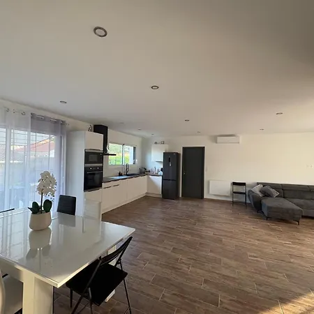 Grande Maison Neuve 8-9 Personnes Climatise