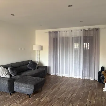 Grande Maison Neuve 8-9 Personnes Climatise بيت للعطل Ludies