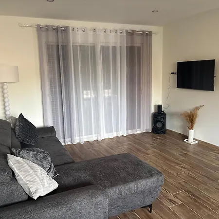 Grande Maison Neuve 8-9 Personnes Climatise