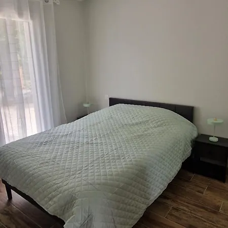 Grande Maison Neuve 8-9 Personnes Climatise Vakantiehuis Ludies