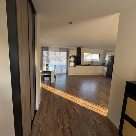 Grande Maison Neuve 8-9 Personnes Climatise بيت للعطل *