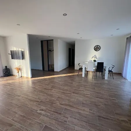 Grande Maison Neuve 8-9 Personnes Climatise بيت للعطل