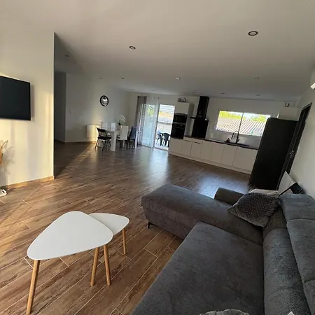 Grande Maison Neuve 8-9 Personnes Climatise Vakantiehuis