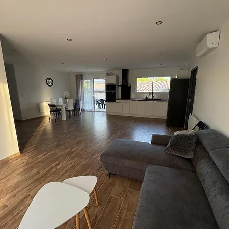 Grande Maison Neuve 8-9 Personnes Climatise Ludies